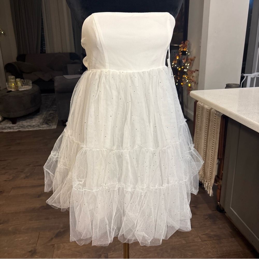 Altar'd State White Strapless Tulle Dress
